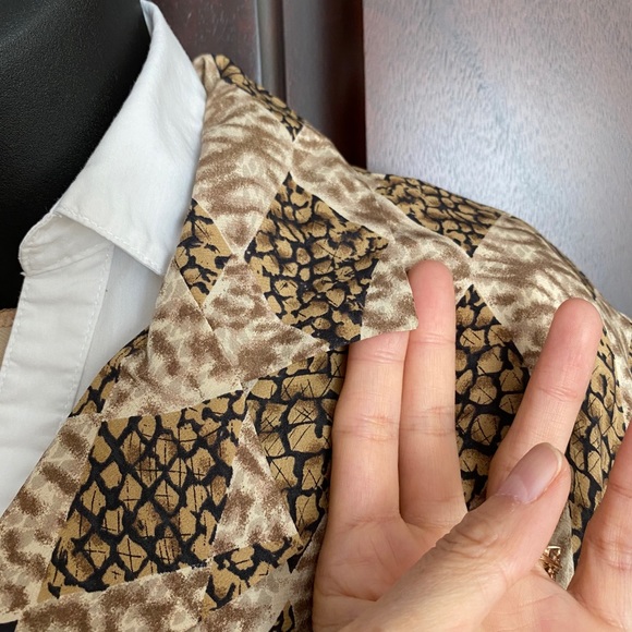 Petite Sophisticate 100% SILK Brown Geo Blouse 4 - Picture 6 of 16